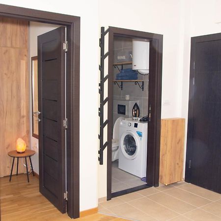 Laura Apartment Novi Sad Buitenkant foto