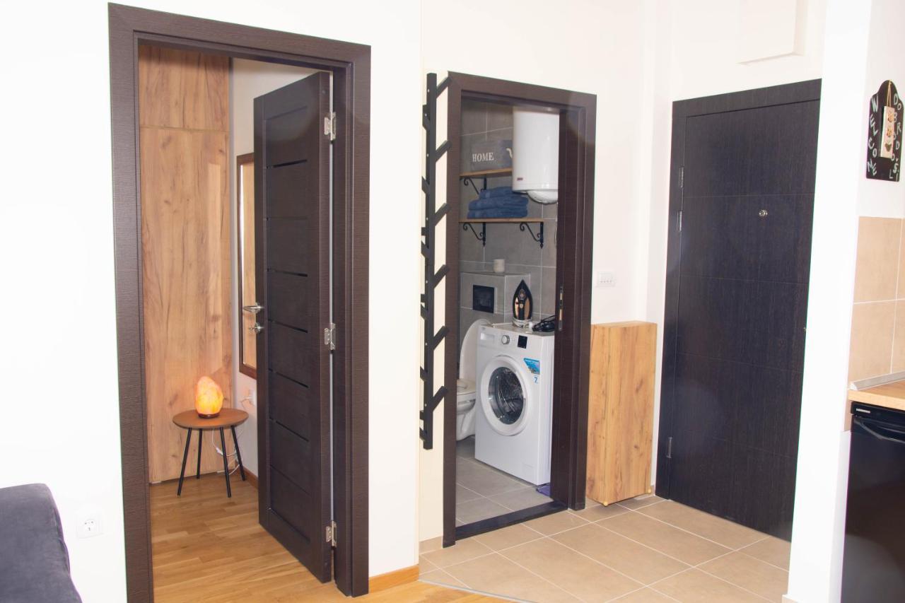 Laura Apartment Novi Sad Buitenkant foto