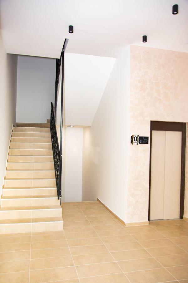 Laura Apartment Novi Sad Buitenkant foto